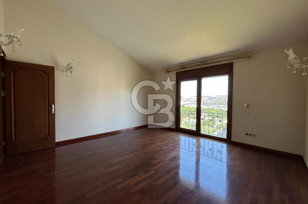 Bahçeşehir Banu Evlerinde Satılık 4,5+2 İnci Tipi Villa