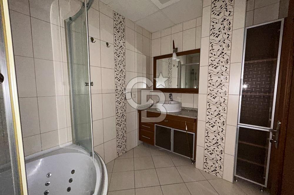 Bahçeşehir Banu Evlerinde Satılık 4,5+2 İnci Tipi Villa