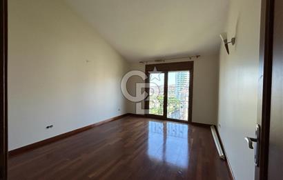 Bahçeşehir Banu Evlerinde Satılık 4,5+2 İnci Tipi Villa