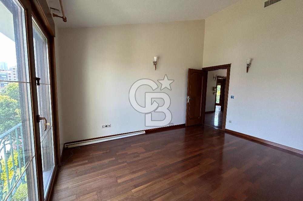 Bahçeşehir Banu Evlerinde Satılık 4,5+2 İnci Tipi Villa