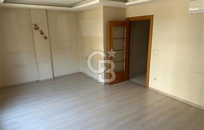 Cumhuriyet Caddesi'nde Yeşilliğe Bakan 3+1 