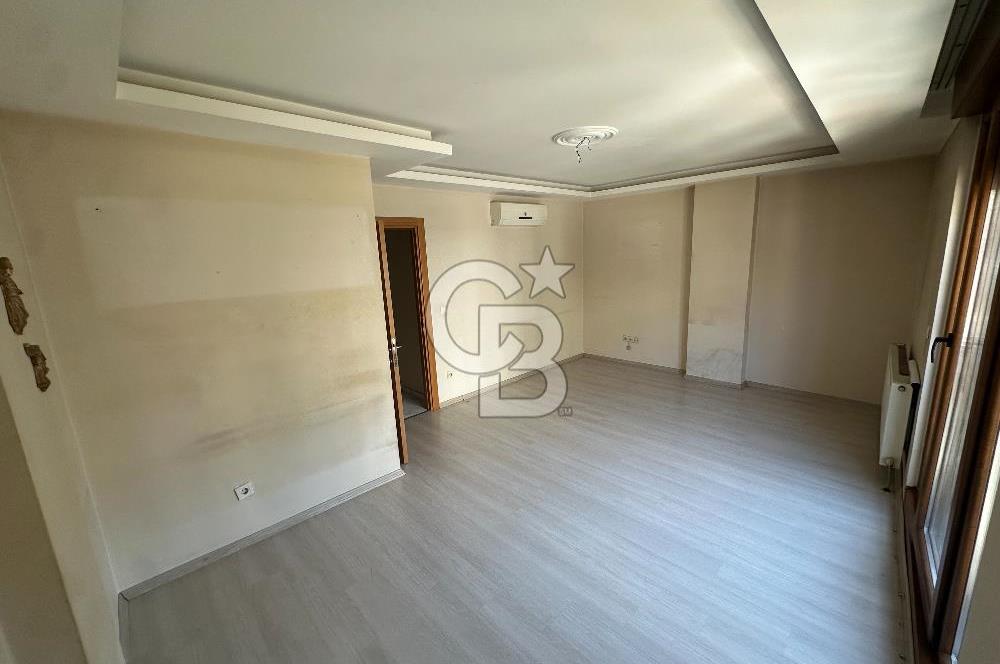 Cumhuriyet Caddesi'nde Yeşilliğe Bakan 3+1 