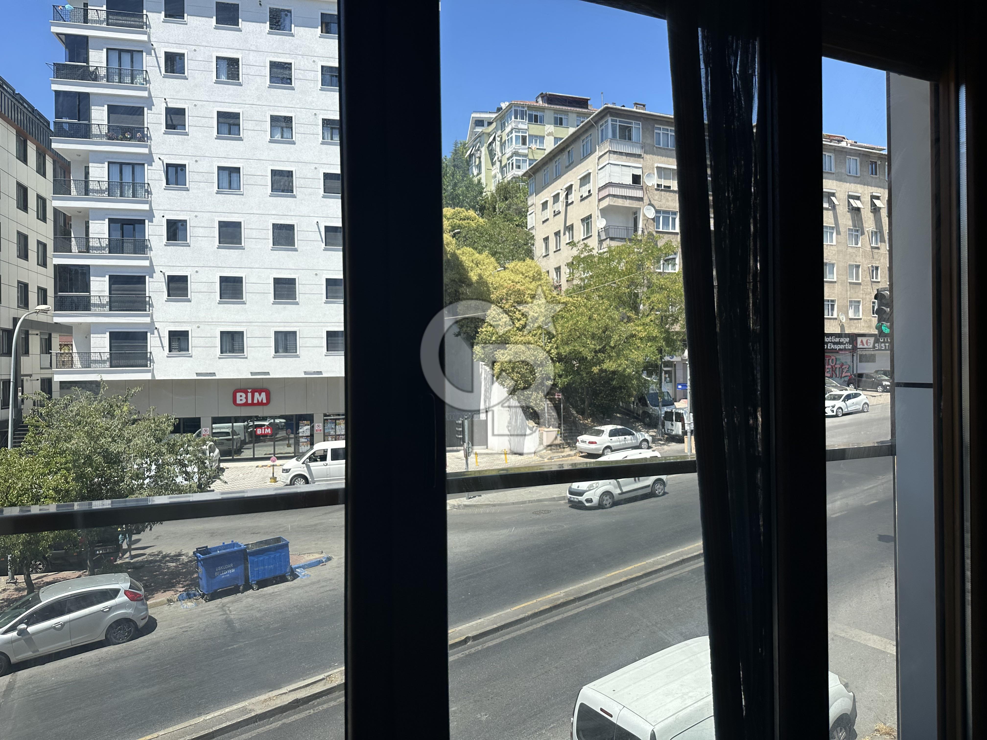 Cumhuriyet Caddesi'nde Yeşilliğe Bakan 3+1 