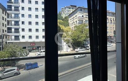 Cumhuriyet Caddesi'nde Yeşilliğe Bakan 3+1 
