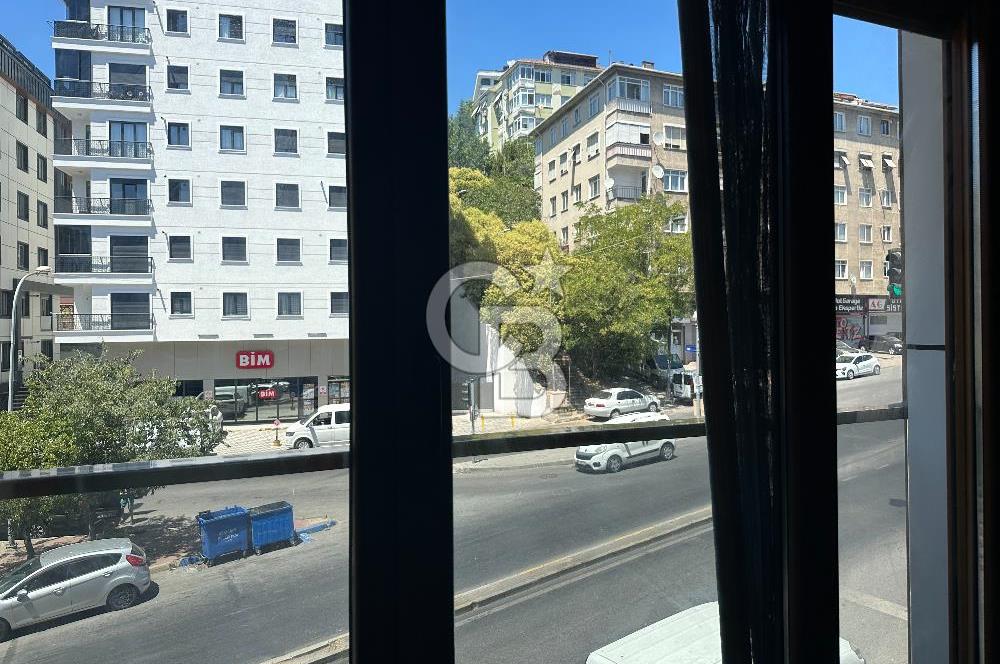 Cumhuriyet Caddesi'nde Yeşilliğe Bakan 3+1 