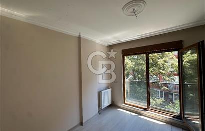 Cumhuriyet Caddesi'nde Yeşilliğe Bakan 3+1 