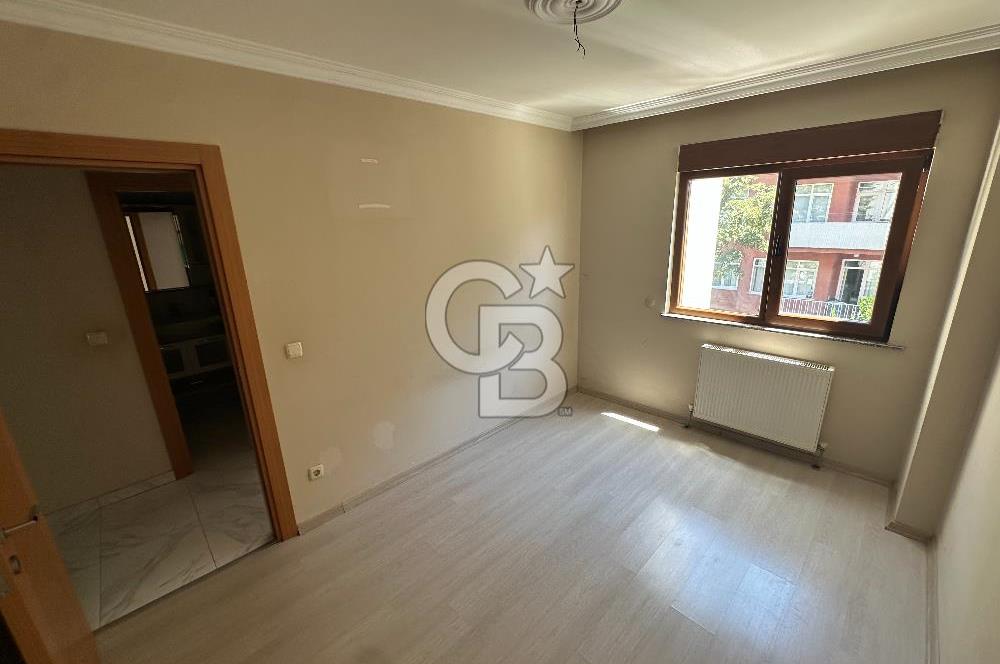 Cumhuriyet Caddesi'nde Yeşilliğe Bakan 3+1 