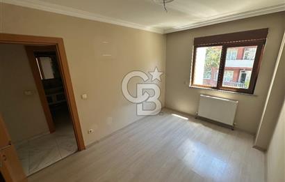 Cumhuriyet Caddesi'nde Yeşilliğe Bakan 3+1 
