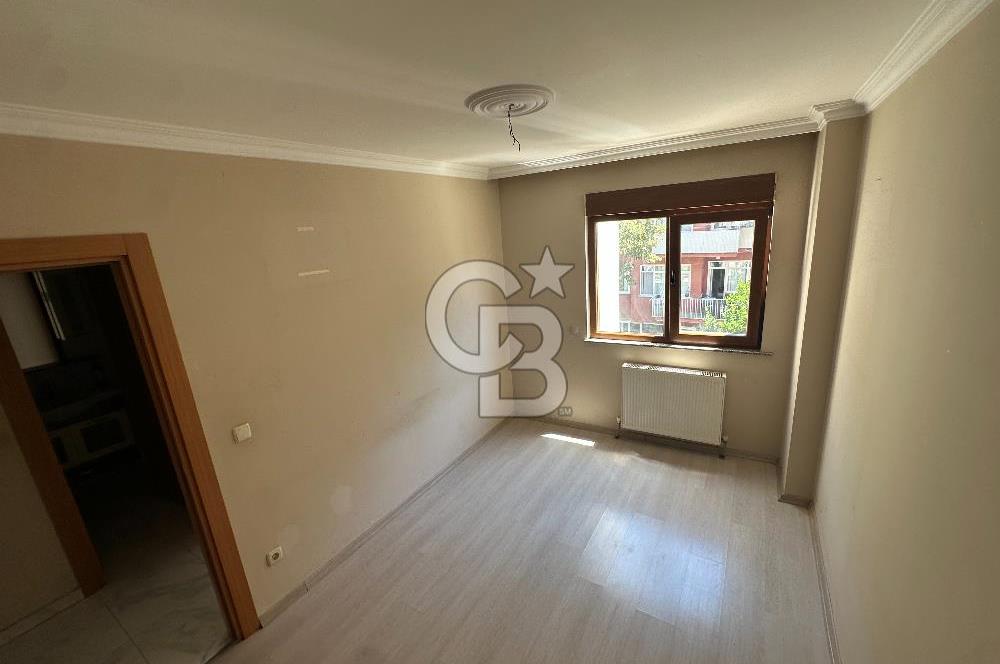 Cumhuriyet Caddesi'nde Yeşilliğe Bakan 3+1 