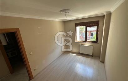 Cumhuriyet Caddesi'nde Yeşilliğe Bakan 3+1 