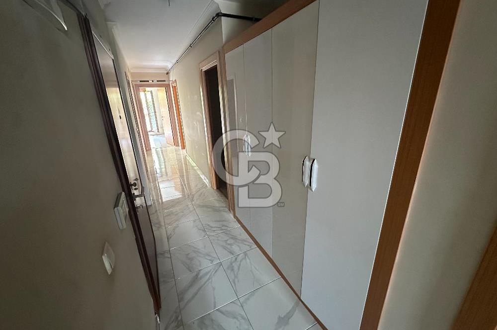 Cumhuriyet Caddesi'nde Yeşilliğe Bakan 3+1 