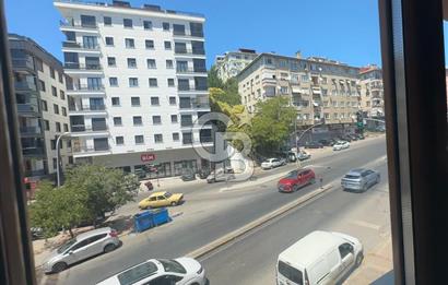 Cumhuriyet Caddesi'nde Yeşilliğe Bakan 3+1 