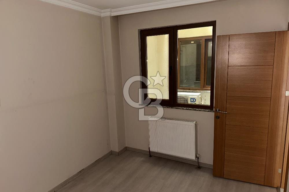 Cumhuriyet Caddesi'nde Yeşilliğe Bakan 3+1 