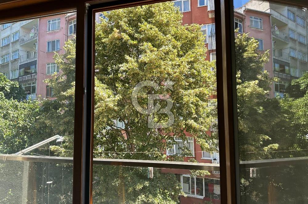 Cumhuriyet Caddesi'nde Yeşilliğe Bakan 3+1 