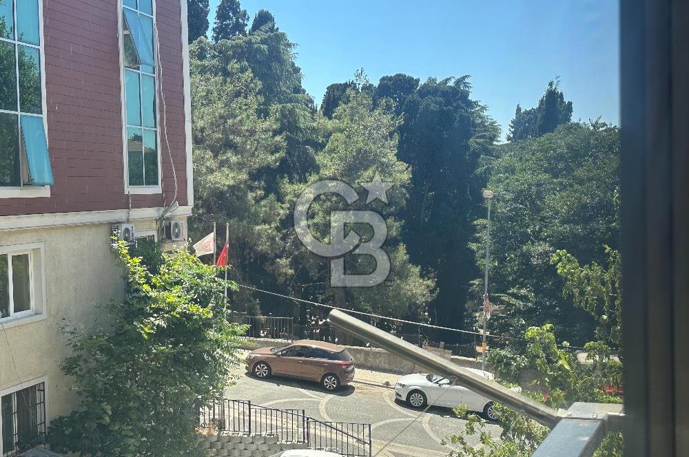 Cumhuriyet Caddesi'nde Yeşilliğe Bakan 3+1 
