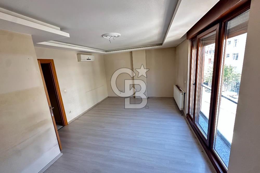 Cumhuriyet Caddesi'nde Yeşilliğe Bakan 3+1 