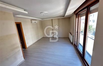 Cumhuriyet Caddesi'nde Yeşilliğe Bakan 3+1 