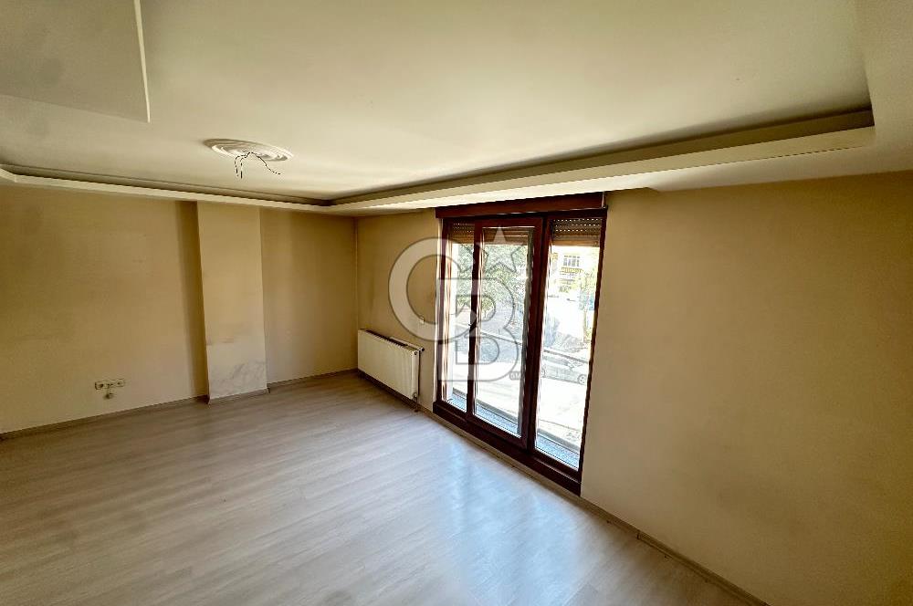 Cumhuriyet Caddesi'nde Yeşilliğe Bakan 3+1 