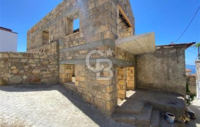 ÇANAKKALE AYVACIK SAZLI KÖY MERKEZİNDE MANZARALI SATILIK TAŞ EV