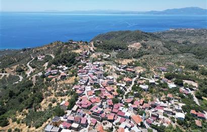 ÇANAKKALE AYVACIK SAZLI KÖY MERKEZİNDE MANZARALI SATILIK TAŞ EV