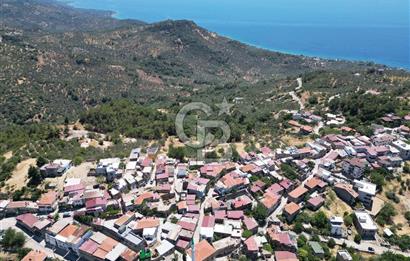 ÇANAKKALE AYVACIK SAZLI KÖY MERKEZİNDE MANZARALI SATILIK TAŞ EV