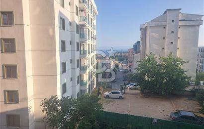 Pendikte şehir manzaralı çok kaliteli bir sitede daire