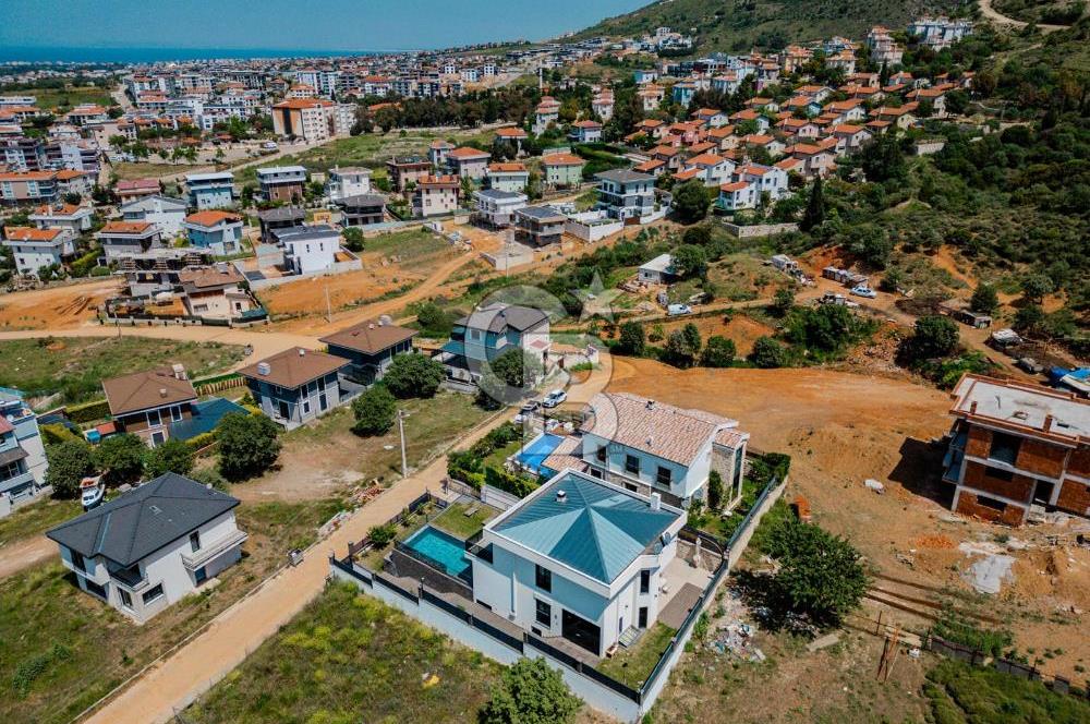 GÜZELBAHÇE, YELKİ'DE ÖZEL HAVUZLU GENİŞ BAHÇEYE SAHİP 5+1 MÜSTAKİL VİLLA 