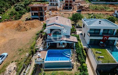 GÜZELBAHÇE, YELKİ'DE ÖZEL HAVUZLU GENİŞ BAHÇEYE SAHİP 5+1 MÜSTAKİL VİLLA 