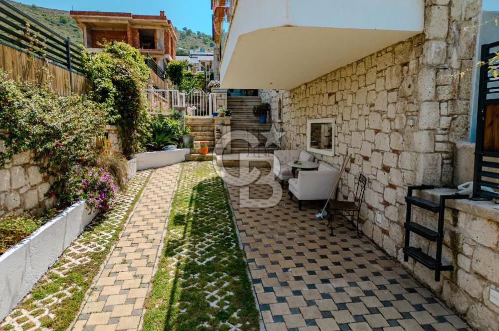 GÜZELBAHÇE, YELKİ'DE ÖZEL HAVUZLU GENİŞ BAHÇEYE SAHİP 5+1 MÜSTAKİL VİLLA 