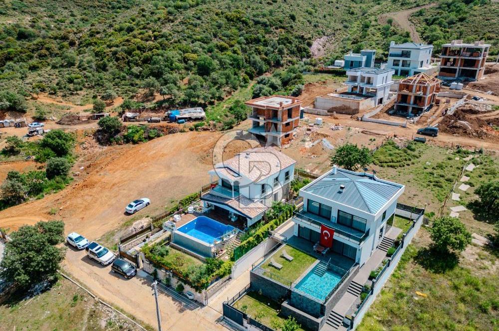 GÜZELBAHÇE, YELKİ'DE ÖZEL HAVUZLU GENİŞ BAHÇEYE SAHİP 5+1 MÜSTAKİL VİLLA 
