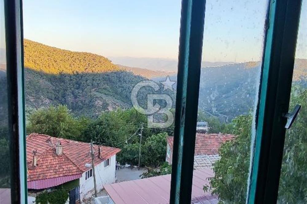 ALİ OVACIKLI'DAN HİSARLIK KÖYÜNDE İKİ KATLI TAŞ EV