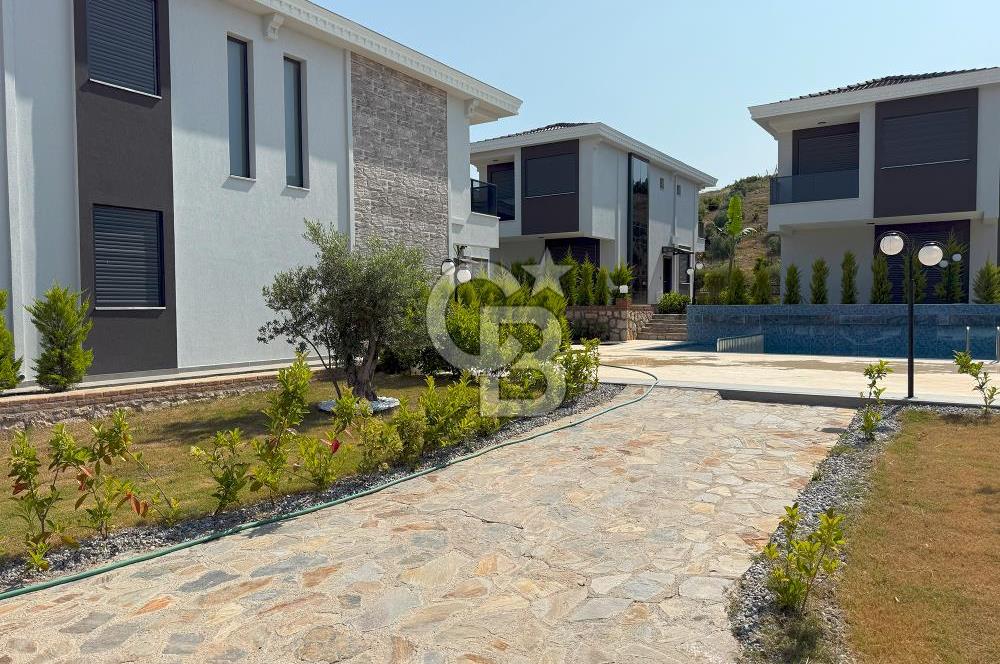 Didim Sağtur Bölgesinde havuzlu sitede Tam müstakil villa..
