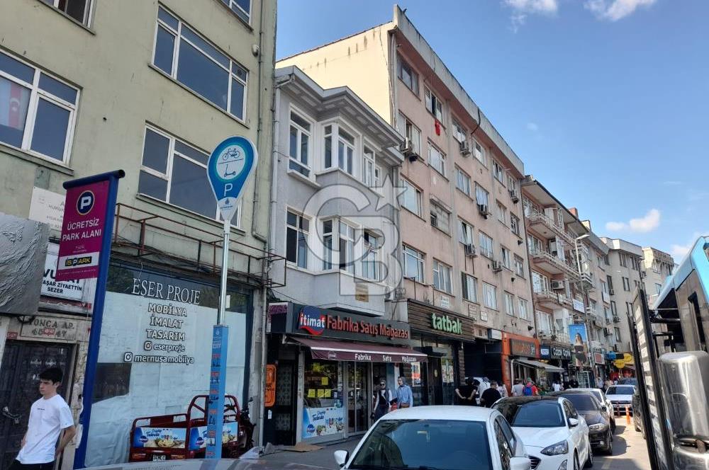 KADIKÖY'DE BELEDİYE KARŞISINDA SIFIRLANMIŞ KİRALIK İŞYERİ