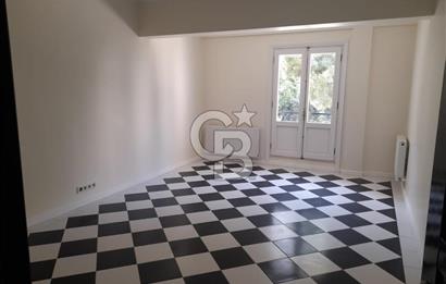 KADIKÖY'DE BELEDİYE KARŞISINDA SIFIRLANMIŞ KİRALIK İŞYERİ