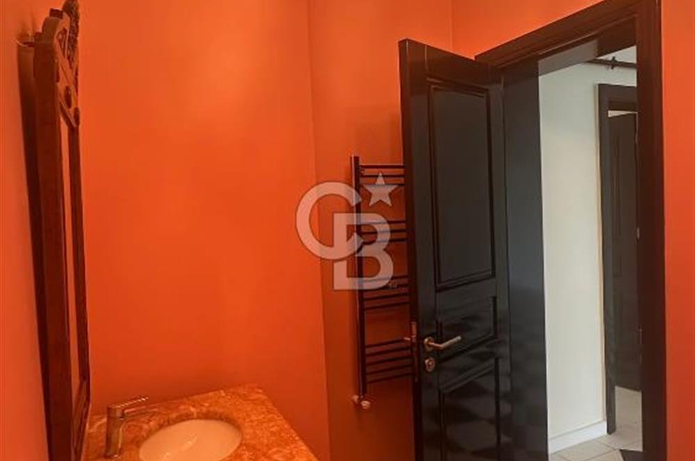 KADIKÖY'DE BELEDİYE KARŞISINDA SIFIRLANMIŞ KİRALIK İŞYERİ