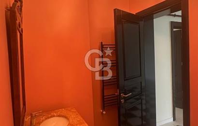 KADIKÖY'DE BELEDİYE KARŞISINDA SIFIRLANMIŞ KİRALIK İŞYERİ