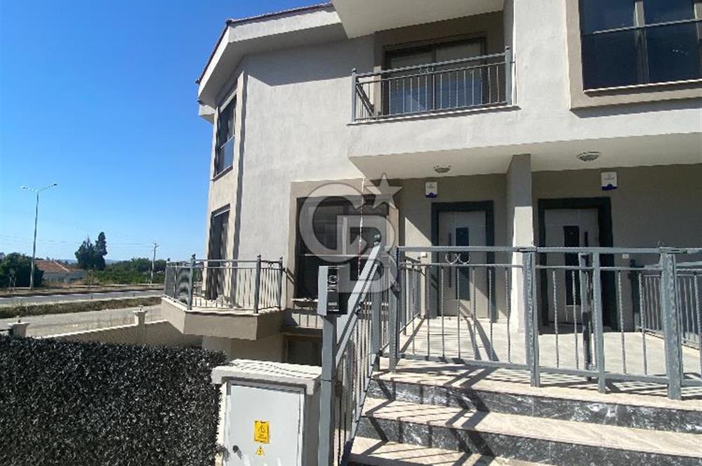 Seferihisar Tepecikte Satılık Tripleks Villa
