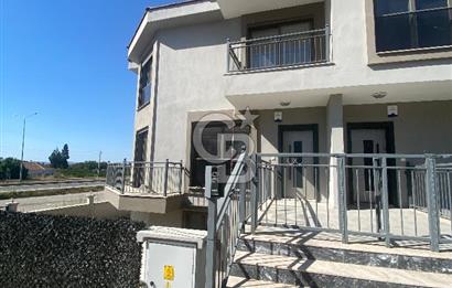 Seferihisar Tepecikte Satılık Tripleks Villa