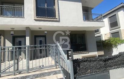 Seferihisar Tepecikte Satılık Tripleks Villa