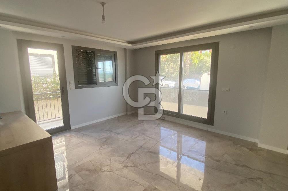 Seferihisar Tepecikte Satılık Tripleks Villa