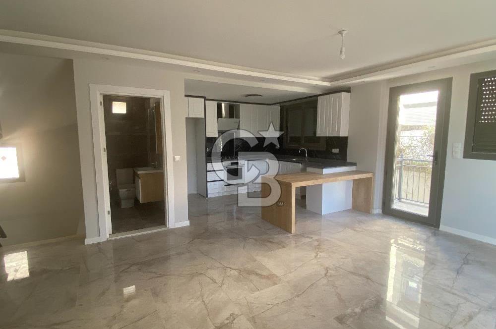 Seferihisar Tepecikte Satılık Tripleks Villa