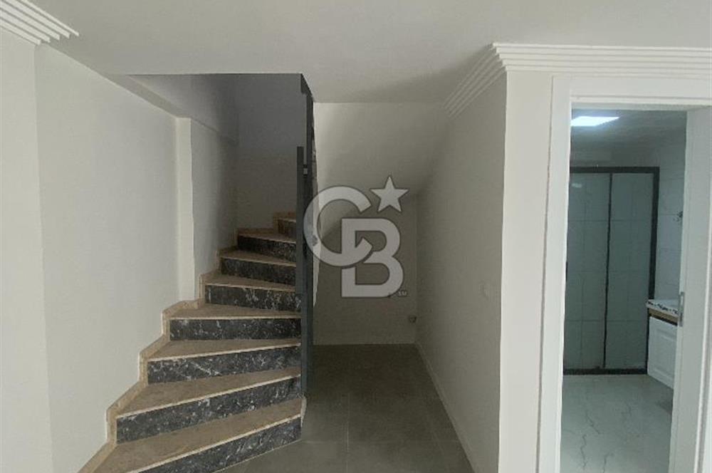 Seferihisar Tepecikte Satılık Tripleks Villa