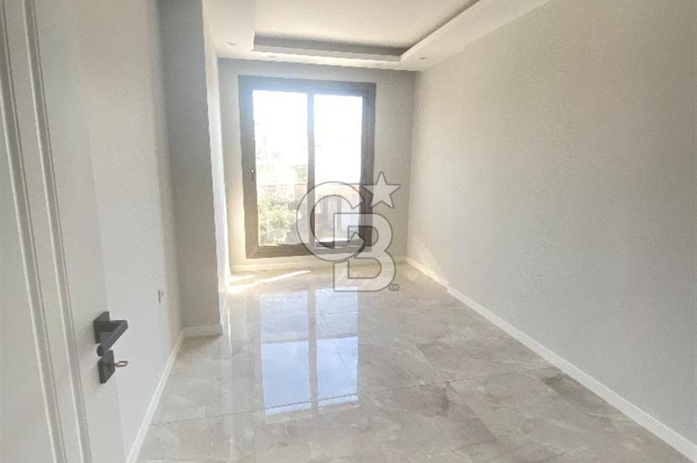 Seferihisar Tepecikte Satılık Tripleks Villa