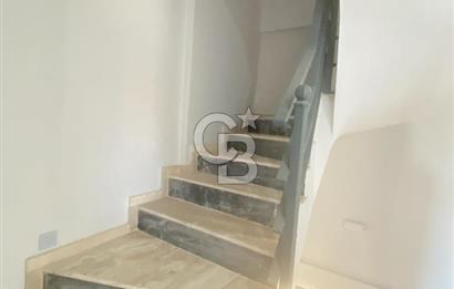 Seferihisar Tepecikte Satılık Tripleks Villa