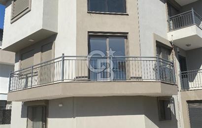 Seferihisar Tepecikte Satılık Tripleks Villa