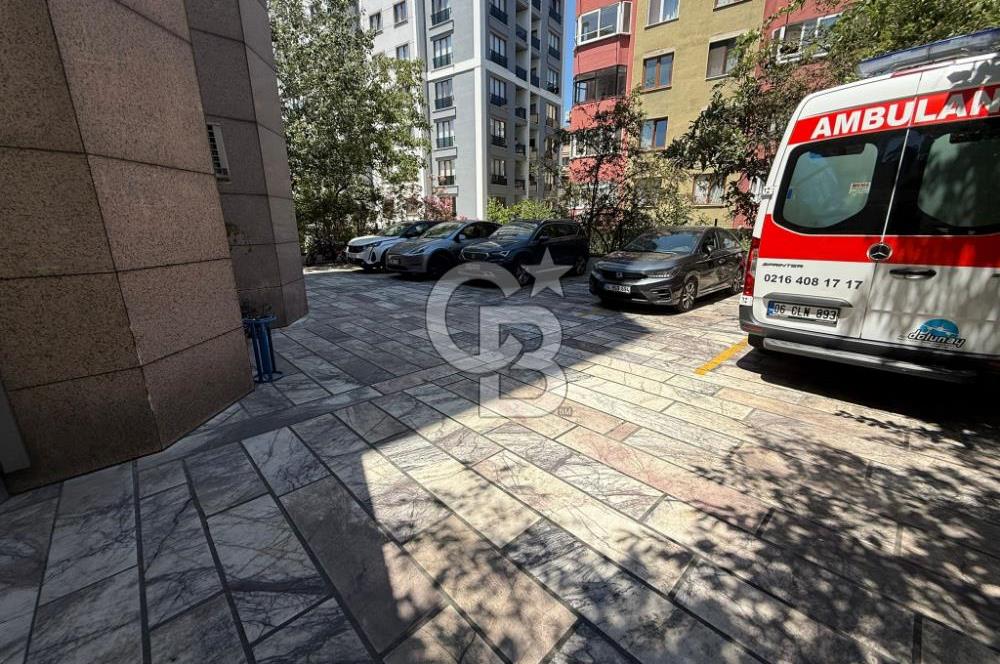 KADIKÖY KOZYATAĞI İNÖNÜ CADDESİ PRESTİJLİ BİNA SATILIK OFİS KATI