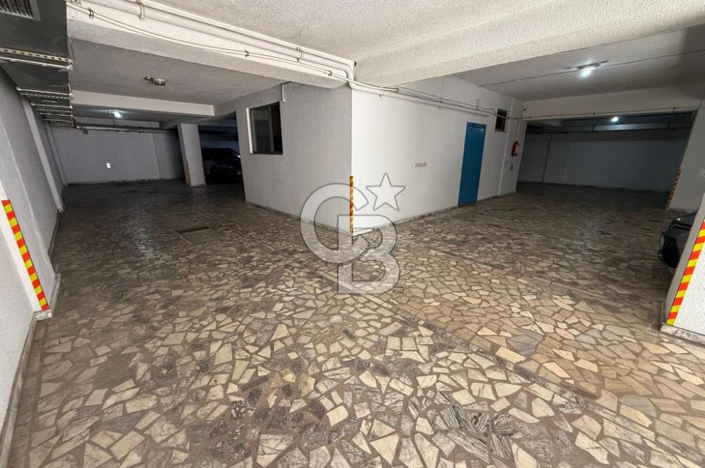 KADIKÖY KOZYATAĞI İNÖNÜ CADDESİ PRESTİJLİ BİNA SATILIK OFİS KATI