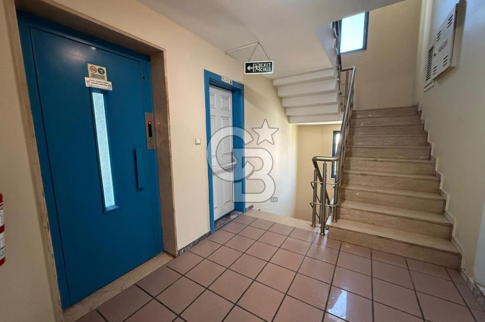 KADIKÖY KOZYATAĞI İNÖNÜ CADDESİ PRESTİJLİ BİNA SATILIK OFİS KATI