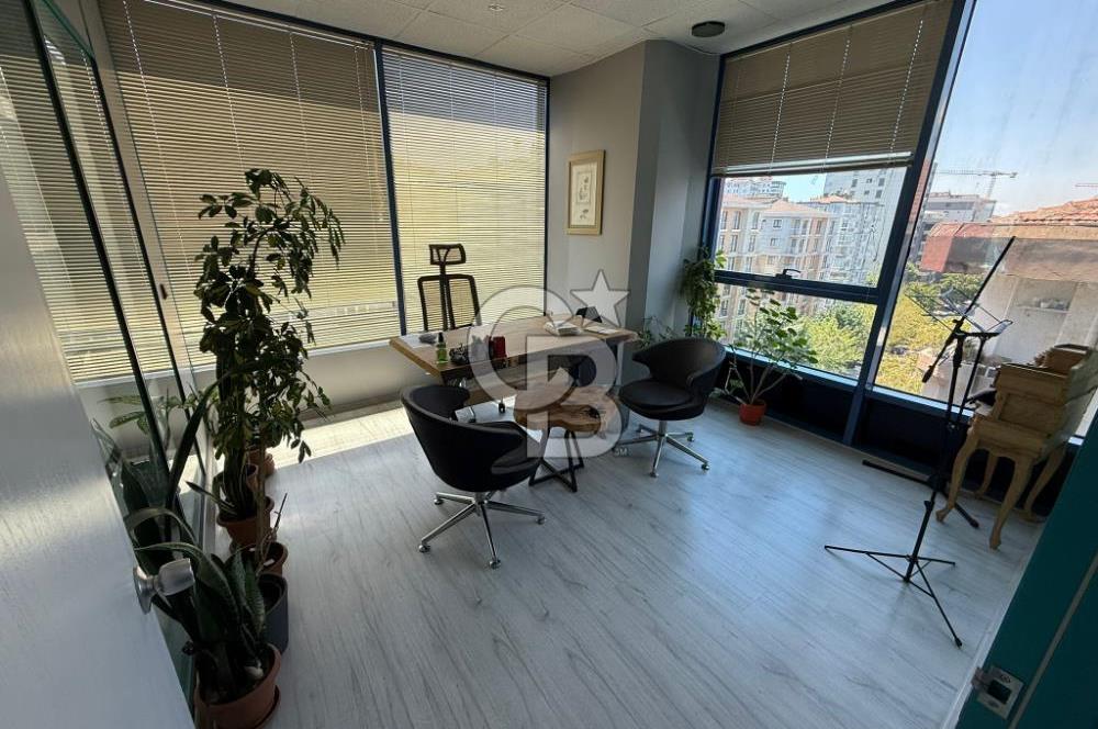 KADIKÖY KOZYATAĞI İNÖNÜ CADDESİ PRESTİJLİ BİNA SATILIK OFİS KATI