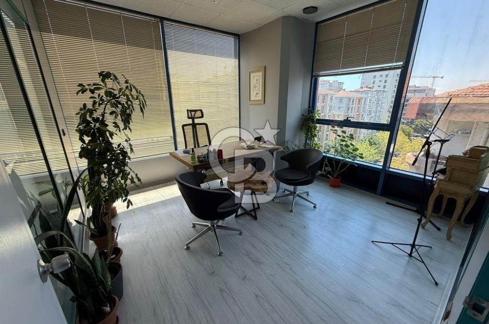 KADIKÖY KOZYATAĞI İNÖNÜ CADDESİ PRESTİJLİ BİNA SATILIK OFİS KATI